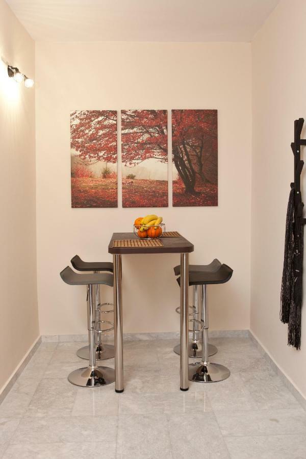 New Stylish And Cozy House Near Metro Station Apartment Thessaloniki Exterior photo